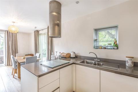 2 bedroom flat for sale, Parkwood Place, Andover Road, Winchester, Hampshire, SO22