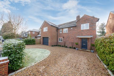 24 High Beeches, Gerrards Cross, SL9 7HX