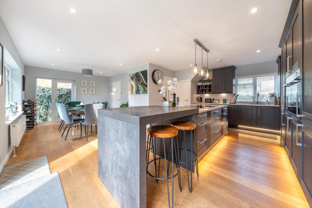 Kitchen/Dining Are