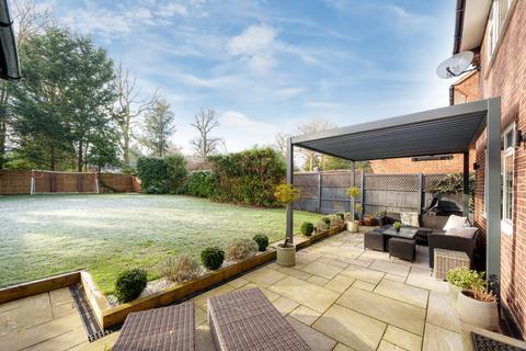 24 High Beeches, Gerrards Cross, SL9 7HX