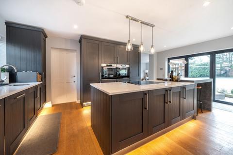 24 High Beeches, Gerrards Cross, SL9 7HX