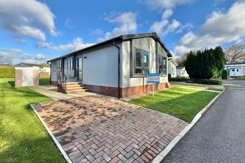 2 bedroom detached bungalow for sale, Hamble Park, Warsash