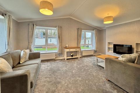 2 bedroom detached bungalow for sale, Hamble Park, Warsash