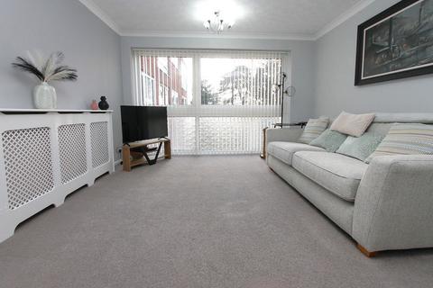 2 bedroom flat for sale, Ingatestone Drive, Stourbridge DY8