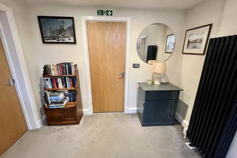 2 bedroom flat for sale, Bartholomew Street, Newbury RG14