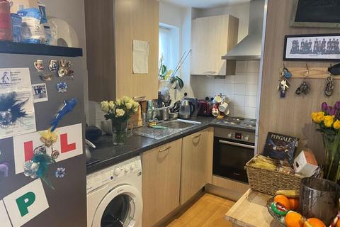 1 bedroom flat for sale, Flat 2 Chandos Parade, Buckingham Road, Edgware, Middlesex, HA8 6DX