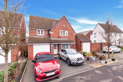 4 bedroom detached house for sale, Codling Road, Evesham
