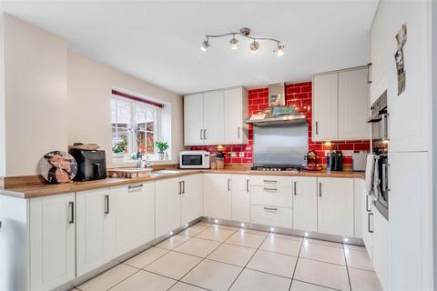 4 bedroom detached house for sale, Codling Road, Evesham
