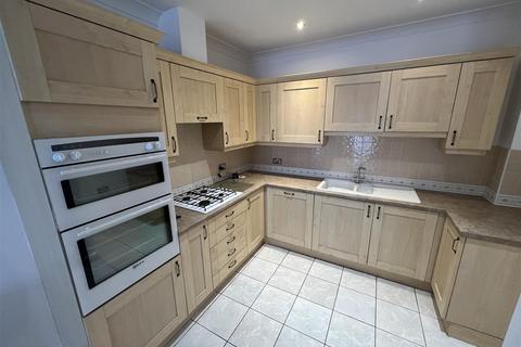 2 bedroom apartment to rent, Wheeldon Manor, Derby DE22