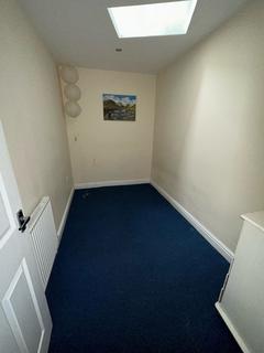 2 bedroom flat to rent, Priory Road, Liverpool L4