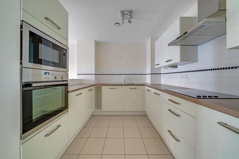 2 bedroom apartment for sale, New Zealand Avenue, Walton-On-Thames