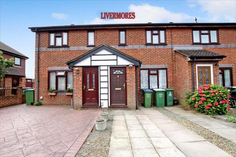 3 bedroom terraced house to rent, Cheswick Close, Crayford, Kent