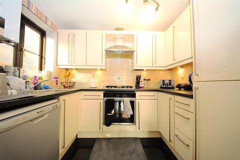 1 bedroom flat to rent, Lydford Road, Willesden, NW2