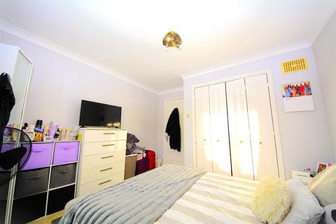 1 bedroom flat to rent, Lydford Road, Willesden, NW2