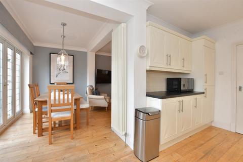 20 Sunset Avenue, London, E4 7LW