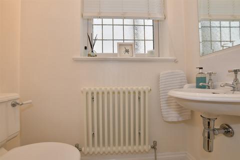 20 Sunset Avenue, London, E4 7LW