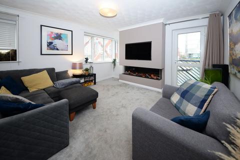 2 bedroom flat to rent, Vancouver Quay, Salford M50