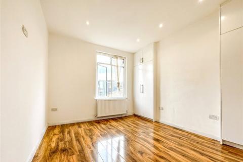 Studio to rent, Curwen Road, London, W12