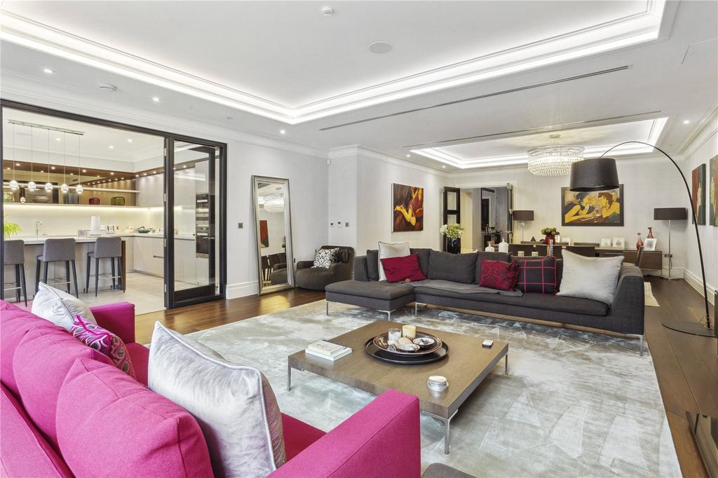 Sitting/Dining Room