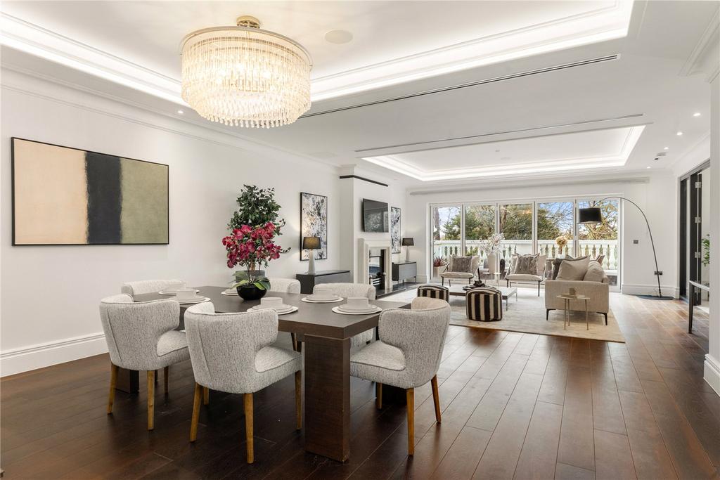 Sitting/Dining Room