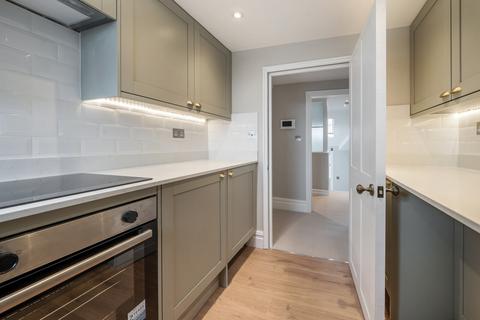 14d Springfield Road, Kingston Upon Thames, KT1 2SA