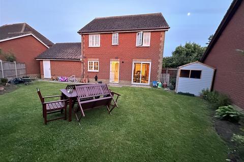 4 bedroom detached house for sale, Harebell Close, Minster On Sea, Sheerness