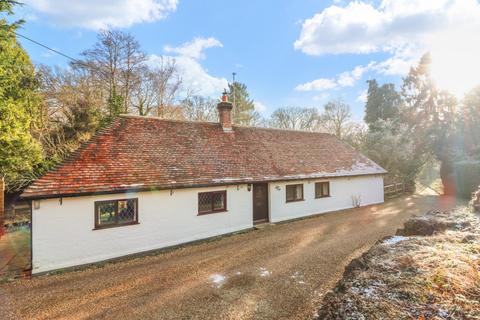 2 bedroom bungalow for sale, Perrymans Lane, High Hurstwood, Uckfield, East Sussex, TN22