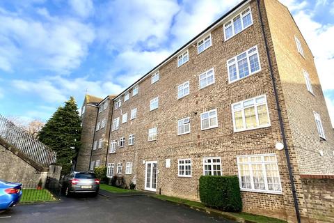 1 bedroom ground floor flat for sale, Sopwith Avenue, Chessington, Surrey. KT9 1QE