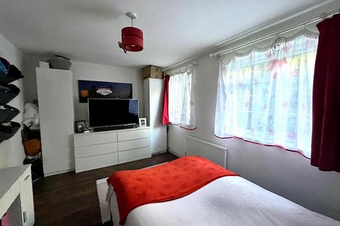 9 Sopwith Avenue, Chessington, KT9 1QE