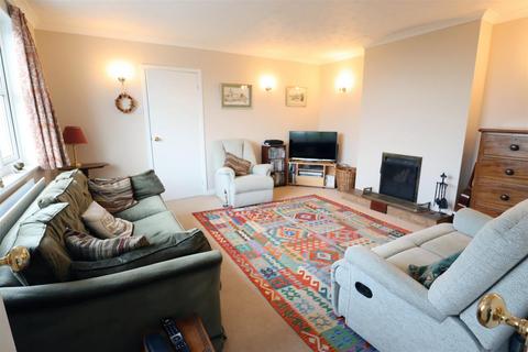 4 bedroom detached bungalow to rent, Arnhill Road, Gretton NN17