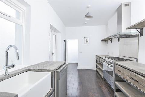 2 bedroom flat to rent, Eaton Place, Brighton, East Sussex, BN2