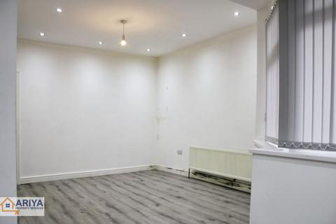 4 bedroom end of terrace house to rent, Canon Street, Belgrave, Leicester LE4