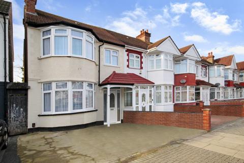 4 bedroom semi-detached house to rent, Thurlby Road, Wembley, Middlesex, HA0