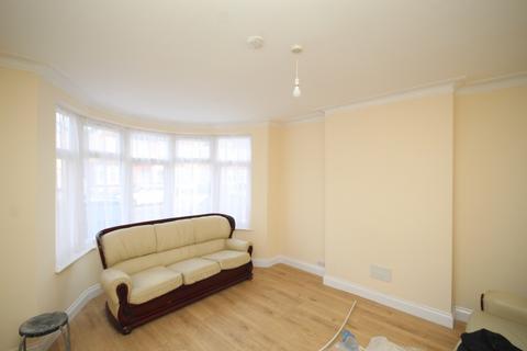 4 bedroom semi-detached house to rent, Thurlby Road, Wembley, Middlesex, HA0