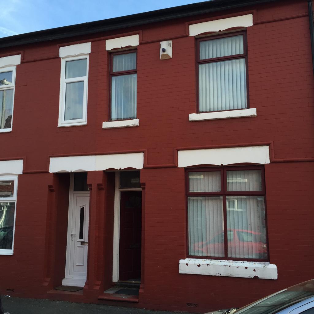 Available 4 Bedroom HMO House in Denham Street, M