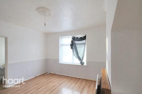 2 bedroom terraced house to rent, Hatfield Road, DAGENHAM