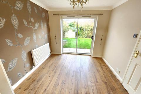 3 bedroom detached house to rent, Farleigh Close, Westhoughton, Bolton