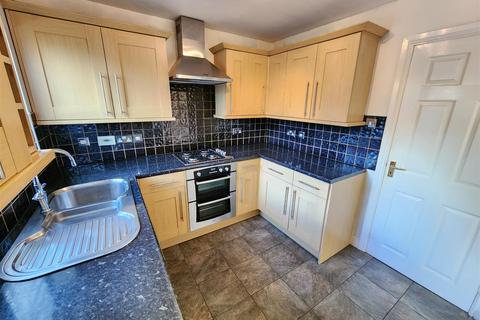 3 bedroom detached house to rent, Farleigh Close, Westhoughton, Bolton