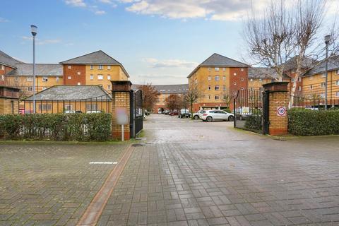 2 bedroom flat for sale, St. Peters Street, Scotney Gardens St. Peters Street, ME16