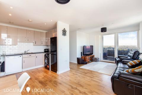 2 bedroom flat to rent, Cannon Road, London, N17