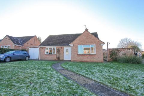 2 bedroom detached bungalow for sale, St Marys Road, Adderbury