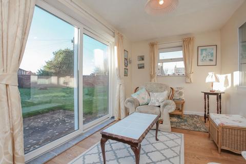 2 bedroom detached bungalow for sale, St Marys Road, Adderbury