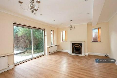 6 bedroom detached house to rent, Julian Road, Orpington BR6