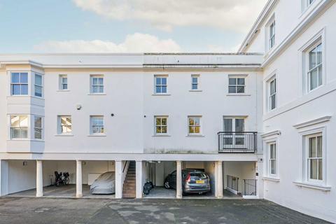 2 bedroom flat to rent, Kingston Hill Place, Kingston Upon Thames KT2