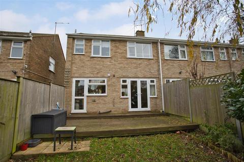 3 bedroom end of terrace house to rent, St. Marys Road, Walmer, CT14