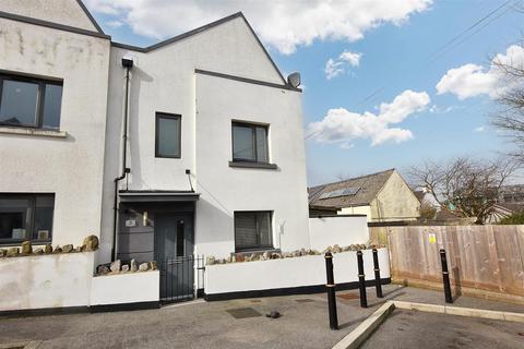 3 bedroom end of terrace house for sale, Woolf Place, Pool, Redruth