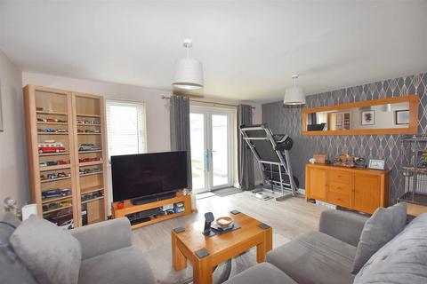 3 bedroom end of terrace house for sale, Woolf Place, Pool, Redruth