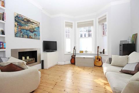 1 bedroom flat to rent, Amesbury Avenue, London SW2