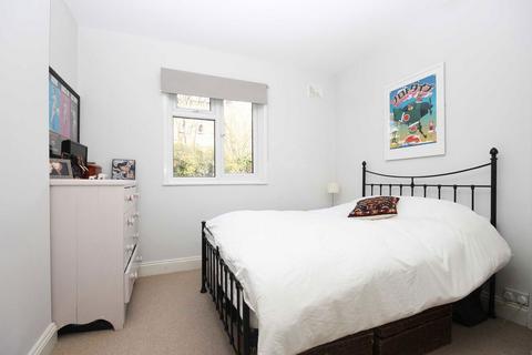 1 bedroom flat to rent, Amesbury Avenue, London SW2