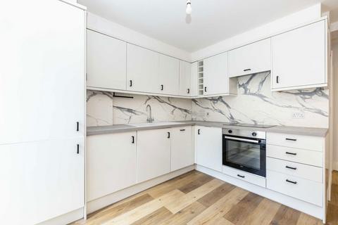 2 bedroom flat to rent, Corinne Road, London N19